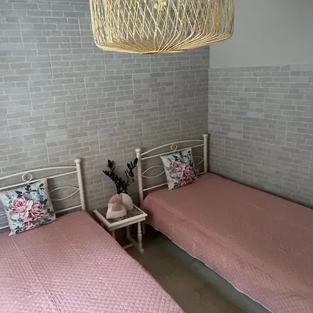 Lolas House Tatil Evi Ágios Matthaíos