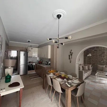 Lolas House Tatil Evi